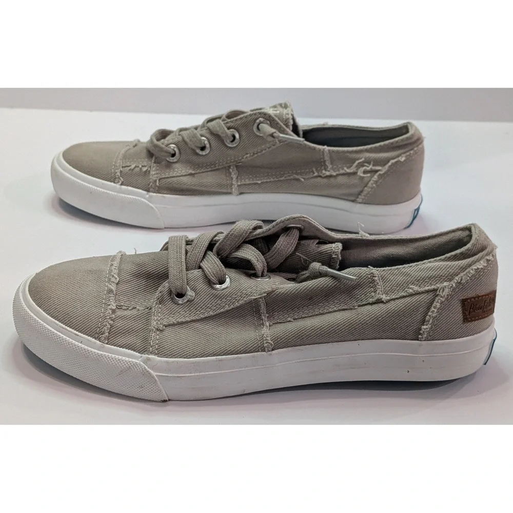 Blowfish Malibu Canvas Sneakers Womens 9 Gray Excellent Distressed Slip On